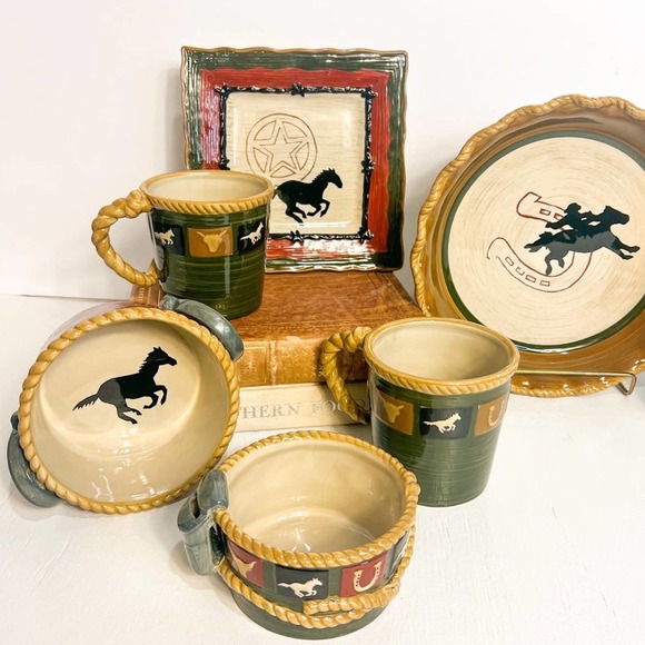 Vintage Happy Trails by SONOMA HOME Dining Set - Picture 3 of 4